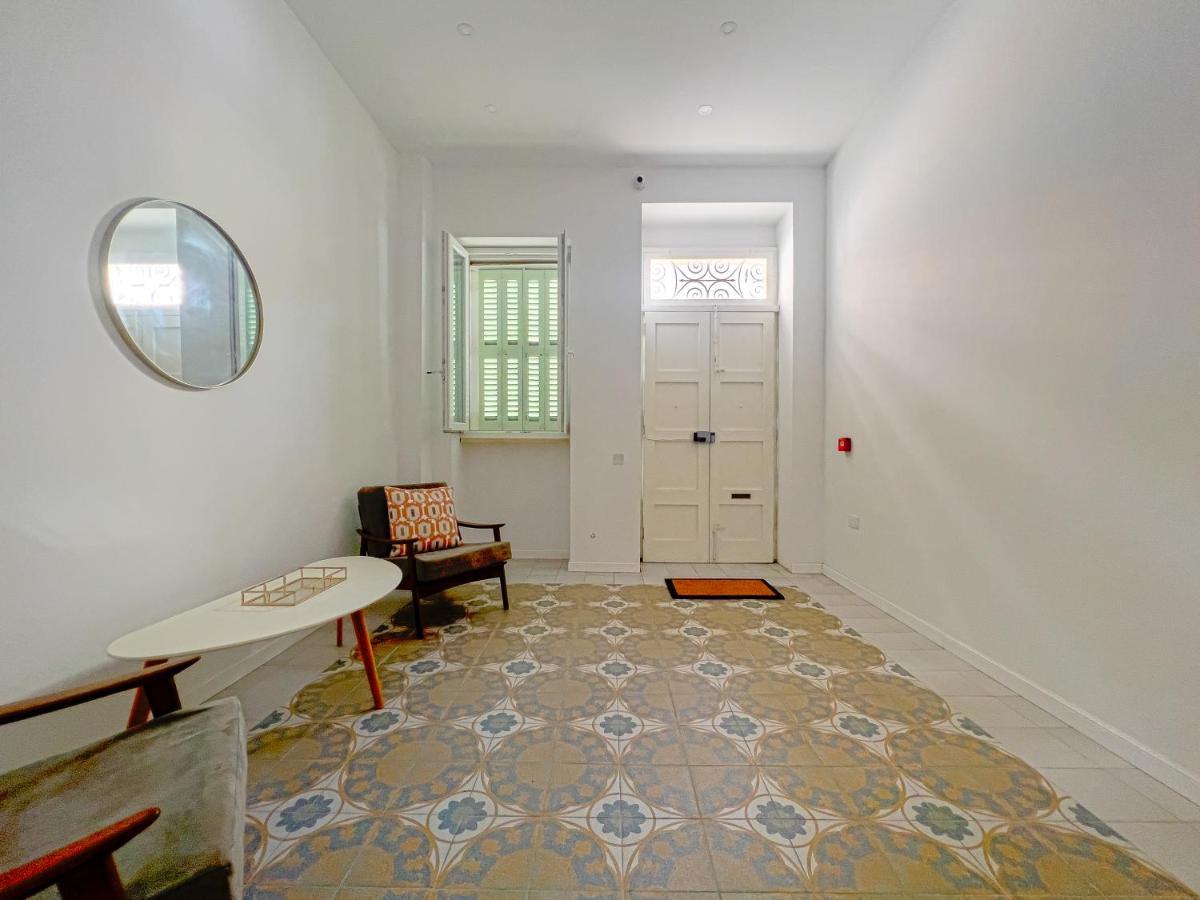 Апартаменты 21 Townhouse In St Julians Сент Джулианс Экстерьер фото