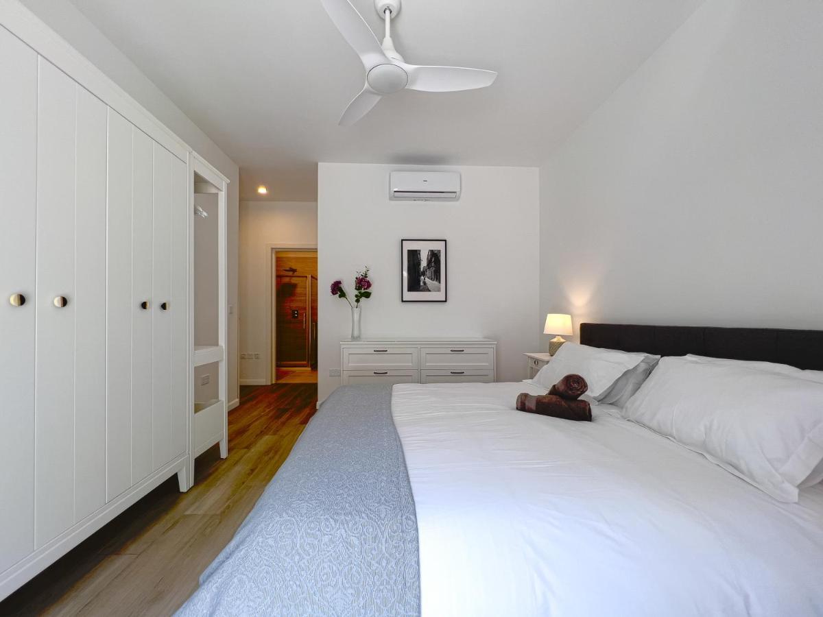 Апартаменты 21 Townhouse In St Julians Сент Джулианс Экстерьер фото